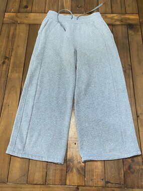 Lululemon Heathered Grey Scuba Wide Leg Pants - Size S 🍋